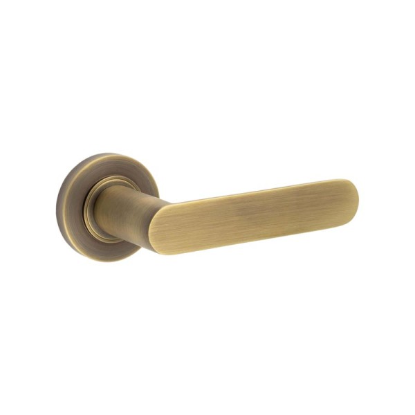 KENSINGTON LEVER HANDLE ON ROSE - (7 ROSE OPTIONS)